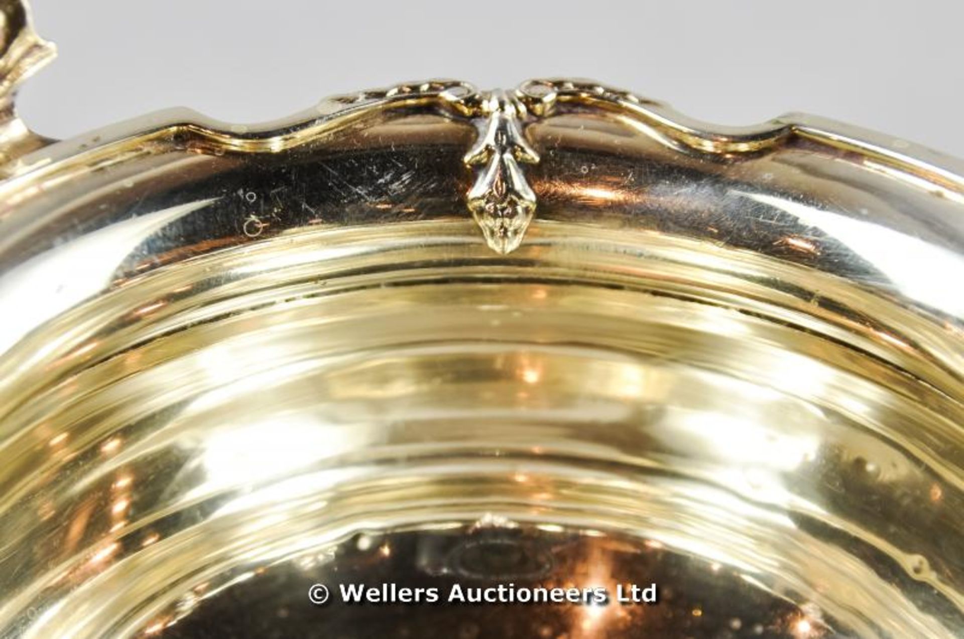 *A silver 2 handles 4 footed sugar bowl, Birmingham 1938, 325 gms (Lot subject to VAT) - Image 4 of 4