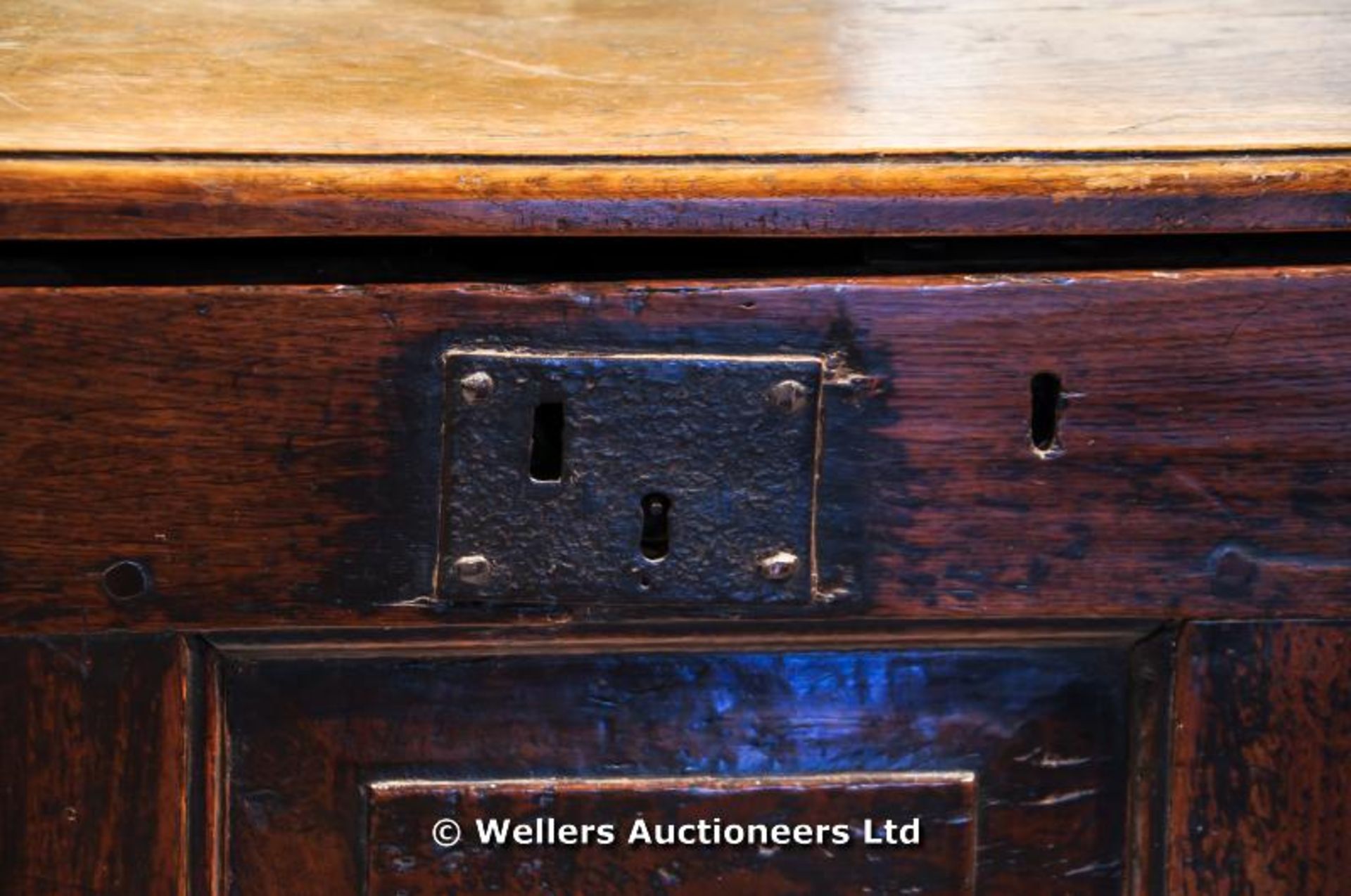 An 18thC oak mule chest, three panelled front with plank construction lid - Image 2 of 5