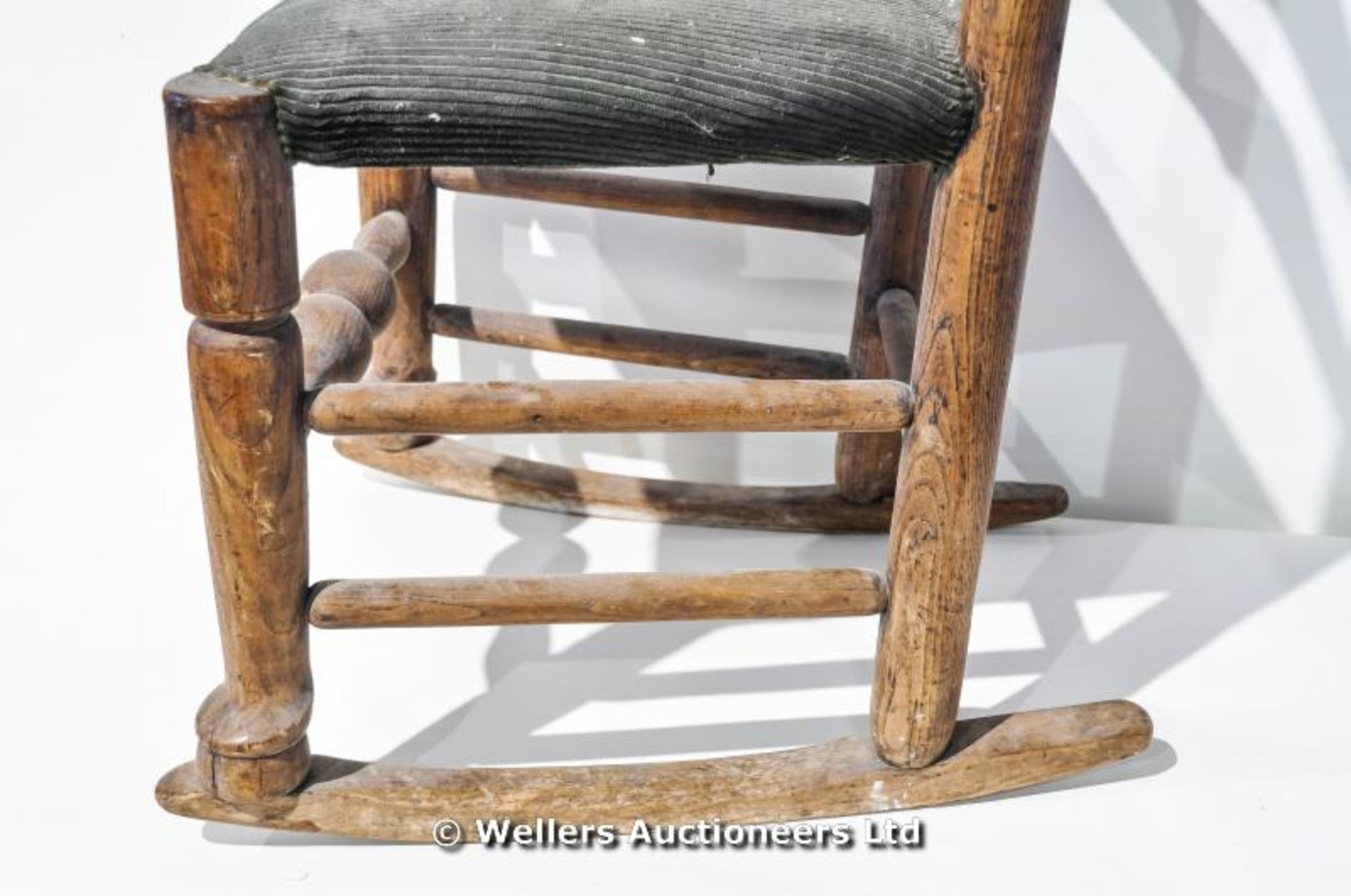 An oak rocking ladderback kitchen chair, C1800 - Image 4 of 4