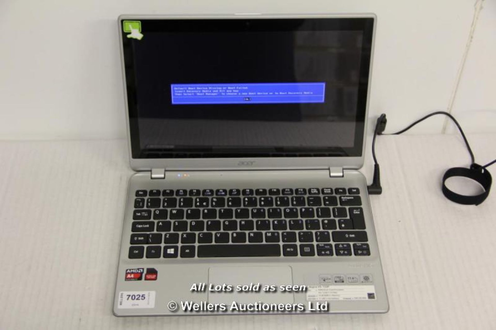 *"ACER ASPIRE V5-122P 11.6" TOUCH SCREEN LAPTOP / AMD A4-1250 1.0GHZ / RAM 4GB / WITHOUT HDD /