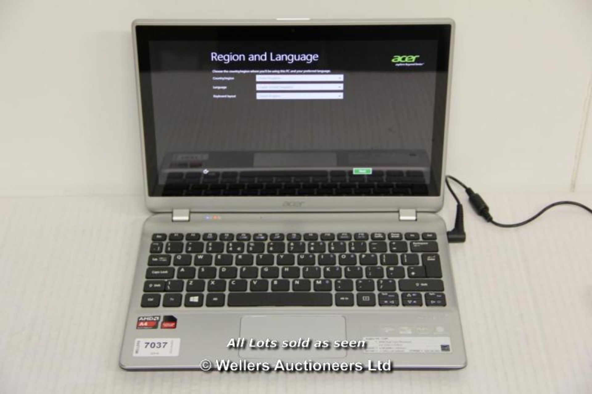 *"ACER ASPIRE V5-122P 11.6" TOUCH SCREEN LAPTOP / AMD A4-1250 1.0GHZ / RAM 4GB / 500GB HDD / WINDOWS