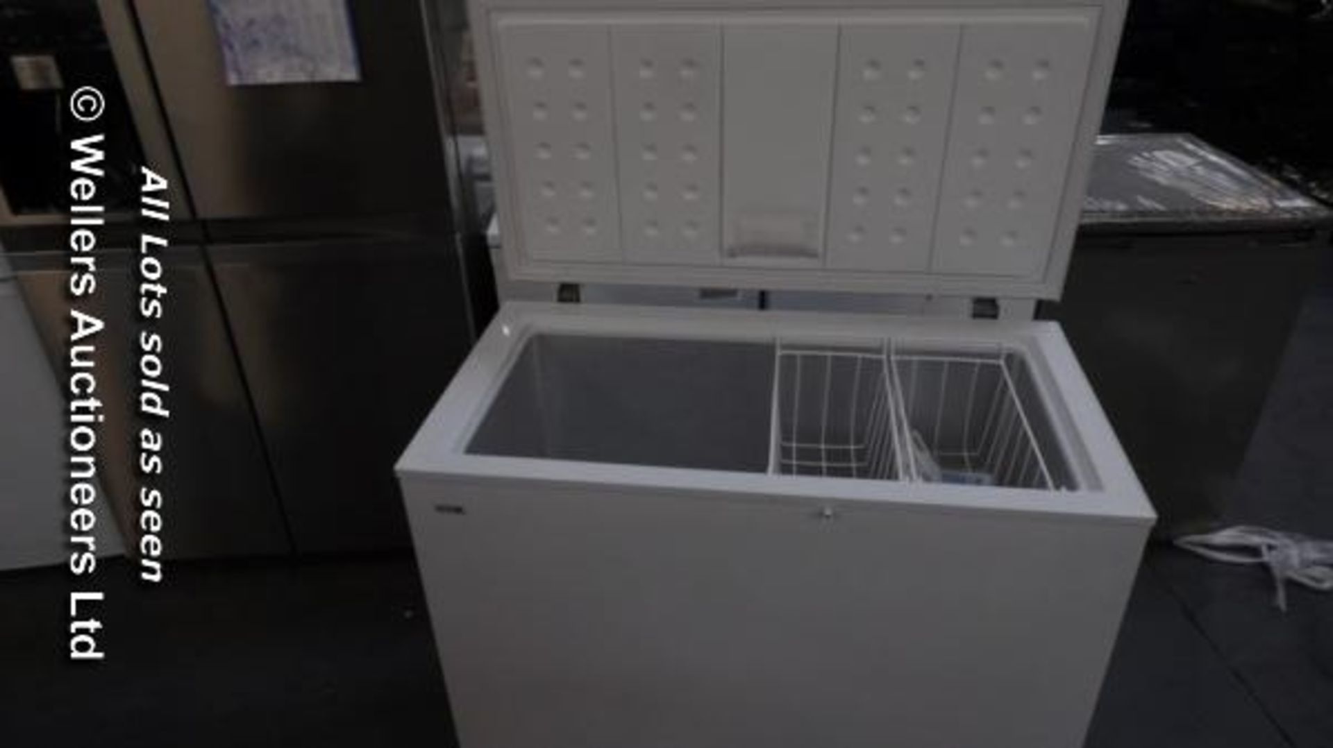 *LOGIK L200CFW14 198 LITRE CHEST FREEZER - A+ ENERGY RATING / GRADE: RETAIL RETURN / UNBOXED ( - Image 2 of 2