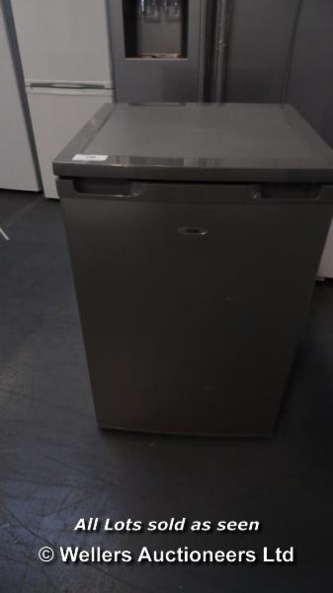 *LOGIK LUL55S12 UNDERCOUNTER FRIDGE / GRADE: RETAIL RETURN / UNBOXED (DC6) [TA191214-129} (