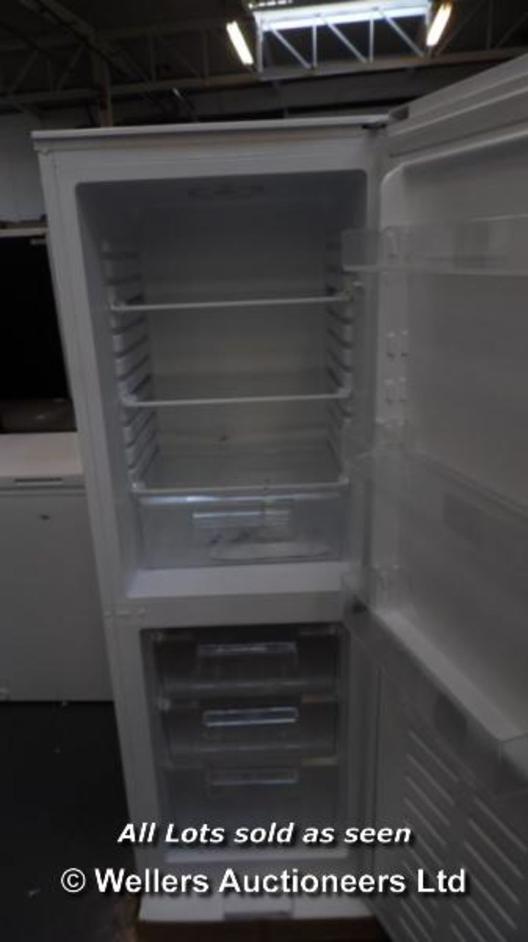 *ESSENTIALS C55CW12 FRIDGE FREEZER / GRADE: RETAIL RETURN / UNBOXED (DC6) [TA191214-114} (48072903) - Image 2 of 2