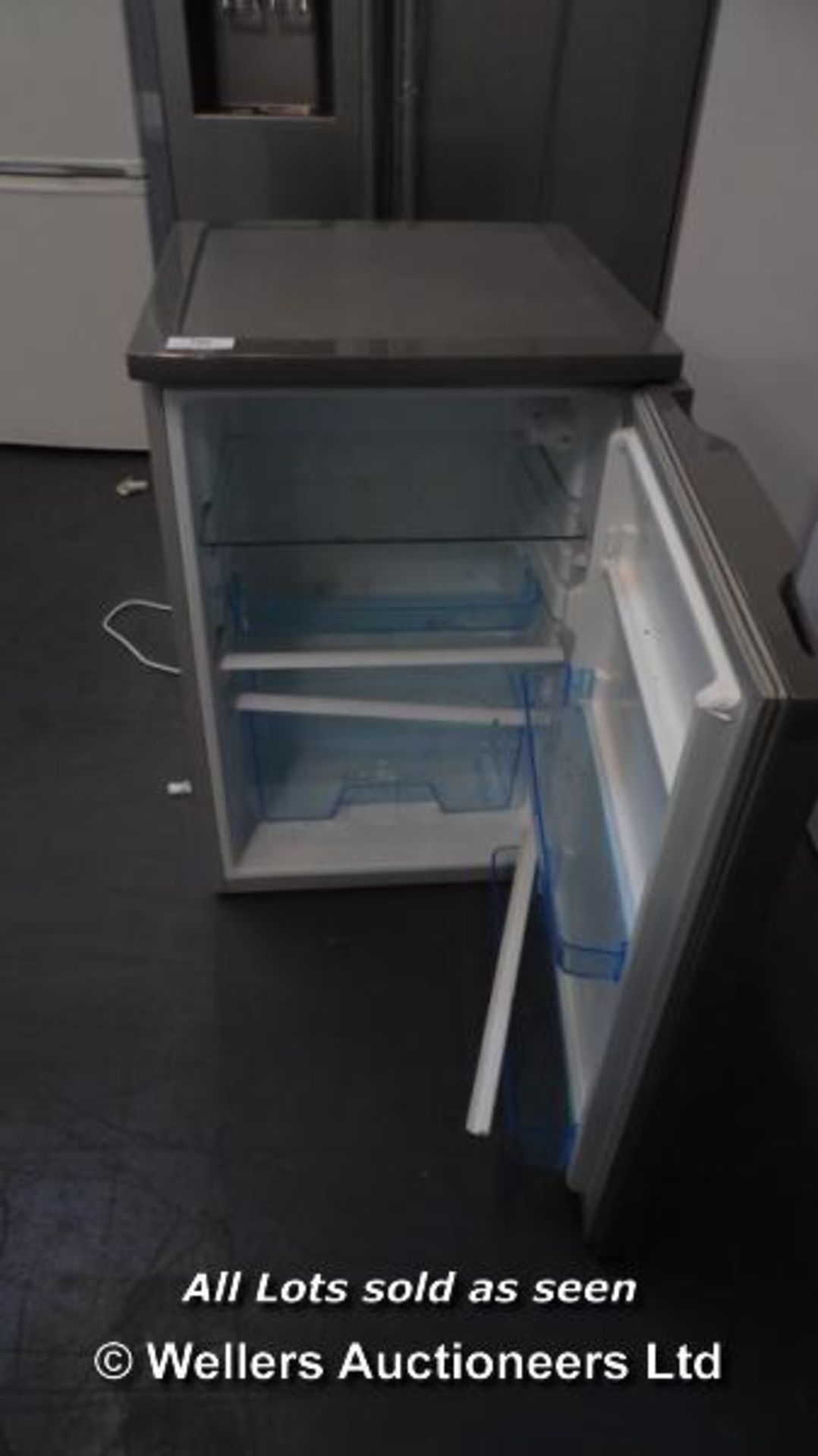 *LOGIK LUL55S12 UNDERCOUNTER FRIDGE / GRADE: RETAIL RETURN / UNBOXED (DC6) [TA191214-129} ( - Image 2 of 2