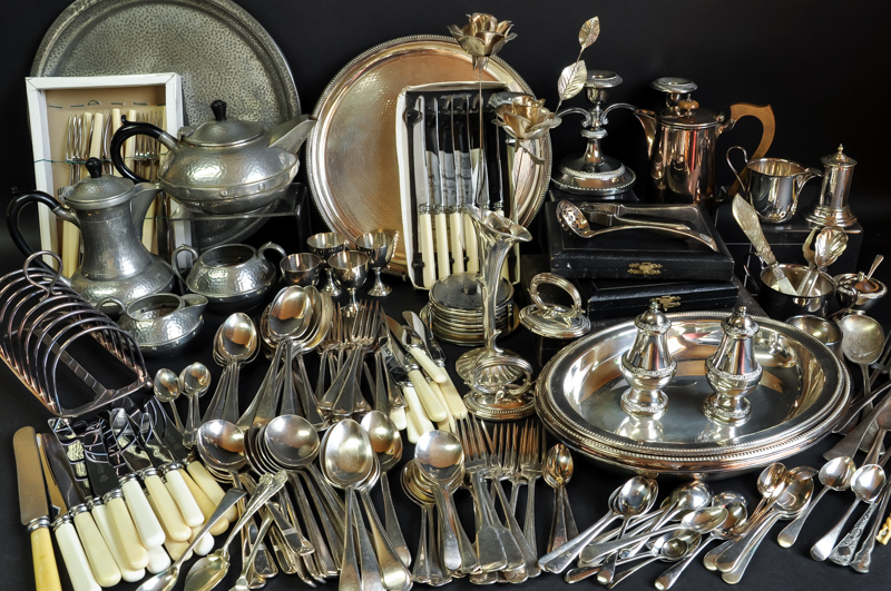 A quantity of silver plated items, including cutlery
