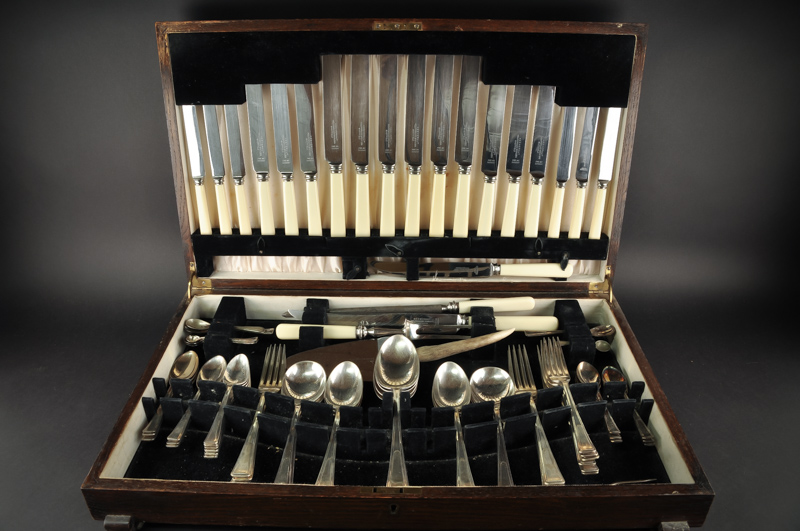 A cased set of silver plated cutlery, including a carving set by James Ryals & Co. Ltd, Sheffield (