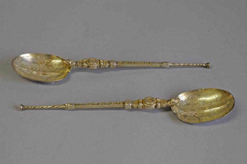 Pair of silver Edwardian annointing spoons by E & Co, hallmarked Birmingham 1910, gross weight 195