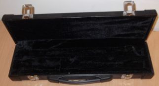1 x Leather Bound Flute Case – New – Colour : Black - Sturdy Outer Casing with Soft Inner