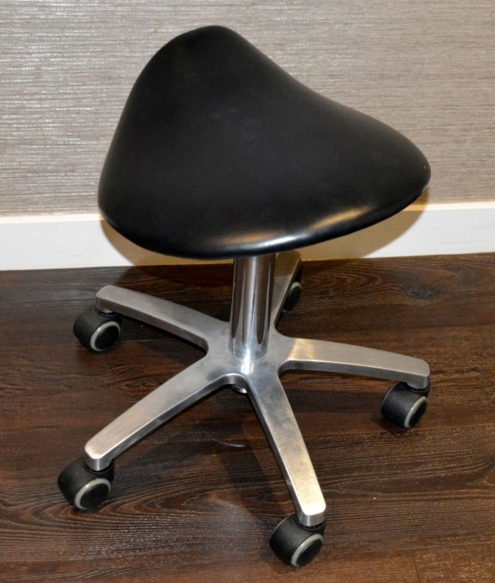 1 x Salon Saddle Stool - Item Ref BEA22 – Ergonomically Designed Gas–lift Stool With Aluminium - Image 2 of 3