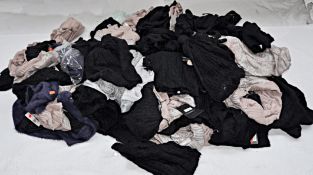 60 x Assorted Ladies Scarves – Box1069 - Inc. Bags, Umbrellas, Purses, Tights & More! - Various