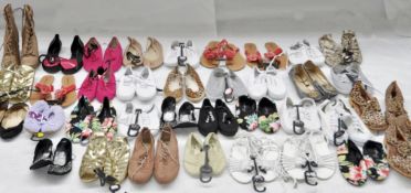 37 x Assorted Pairs Of Ladies Shoes - Various Sizes – Box1036 - Ref: 0000 - Recent Chain Store