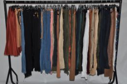 61 x Items Of Assorted Womens Clothing - Includes Pairs Of Pants & Jeans - Various Sizes – Box1024 -