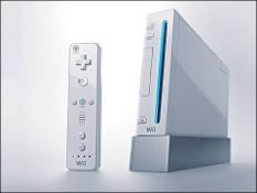 1 x Nintendo Wii Games Console With Controllers, Steering Wheels and 8 Games Including Mario Kart,