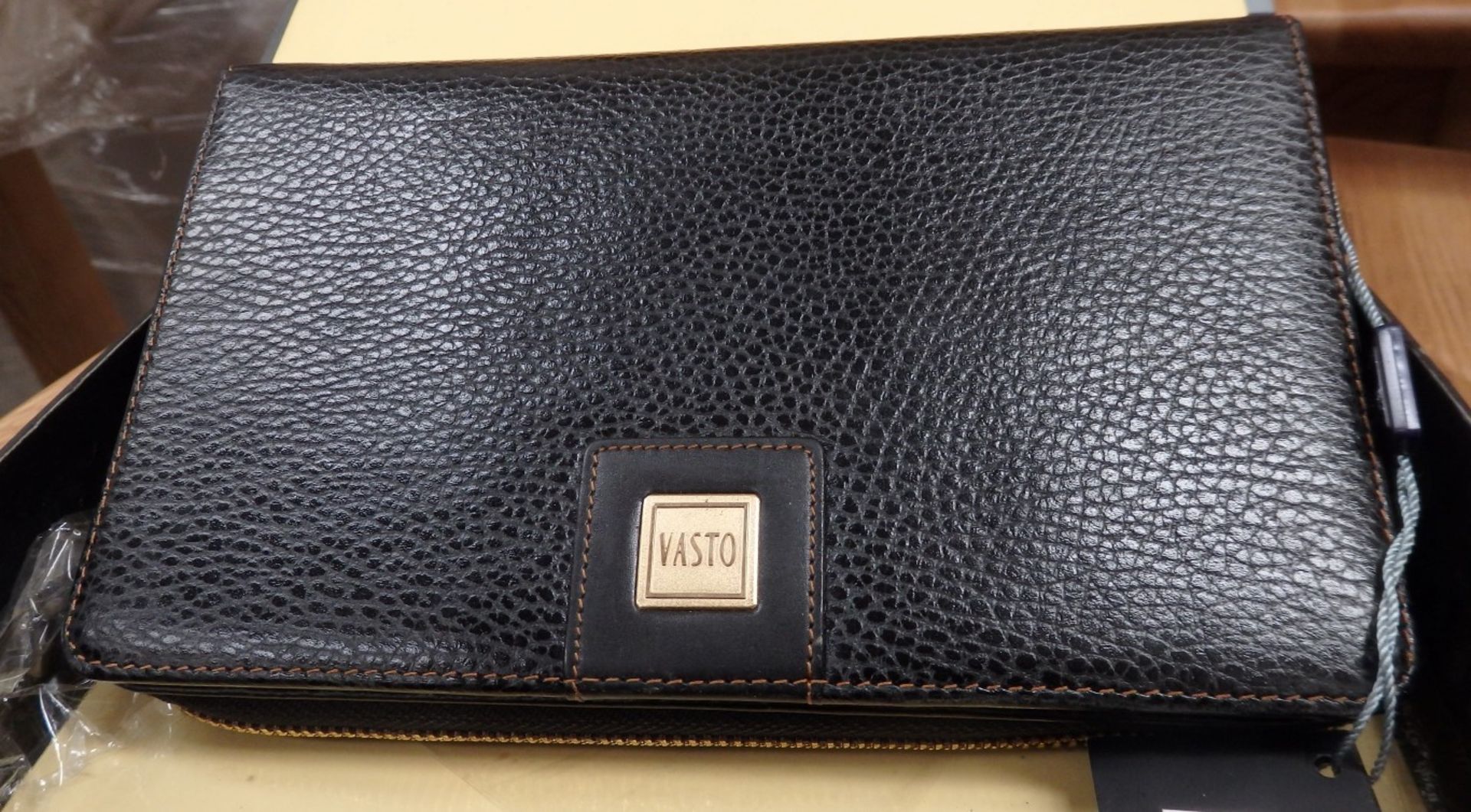 1 x Beautiful Luxury Designer - Genuine Soft Leather - Brown Mottled large Mens Wallet/Bag- Brand