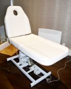 1 x Electric Professional Hydraulic Treatment Beauty Bed – Ref BEA04 – In White Faux-Leather –