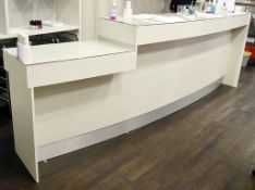 1 x Retail Counter / Reception Desk – Item Ref BEA03 – Inc. Glass Tops, Metallic Trim, Curved Design