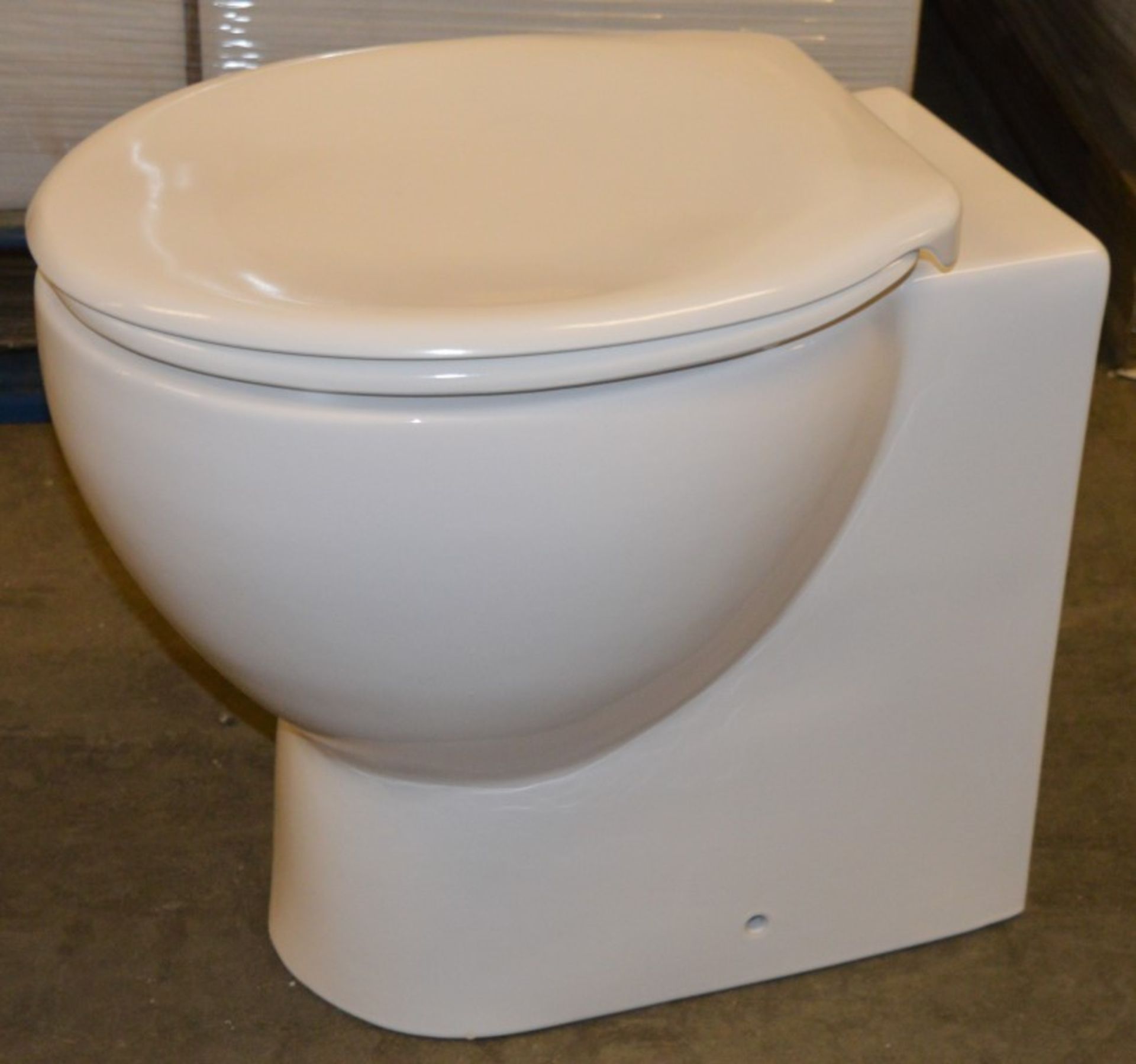 1 x Arc Back to Wall WC Toilet Pan With Soft Close Seat - Vogue Bathrooms - Brand New Boxed - Image 3 of 6