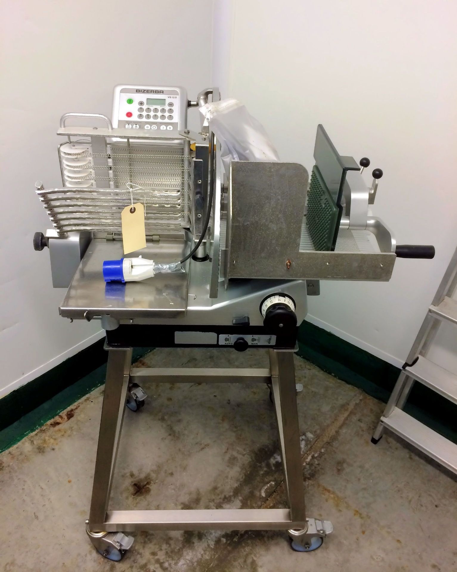 Bizerba automatic food slicer - Model: VS 12D
Model: VS 12D
Serial: 10611146
YOM: 2010
3