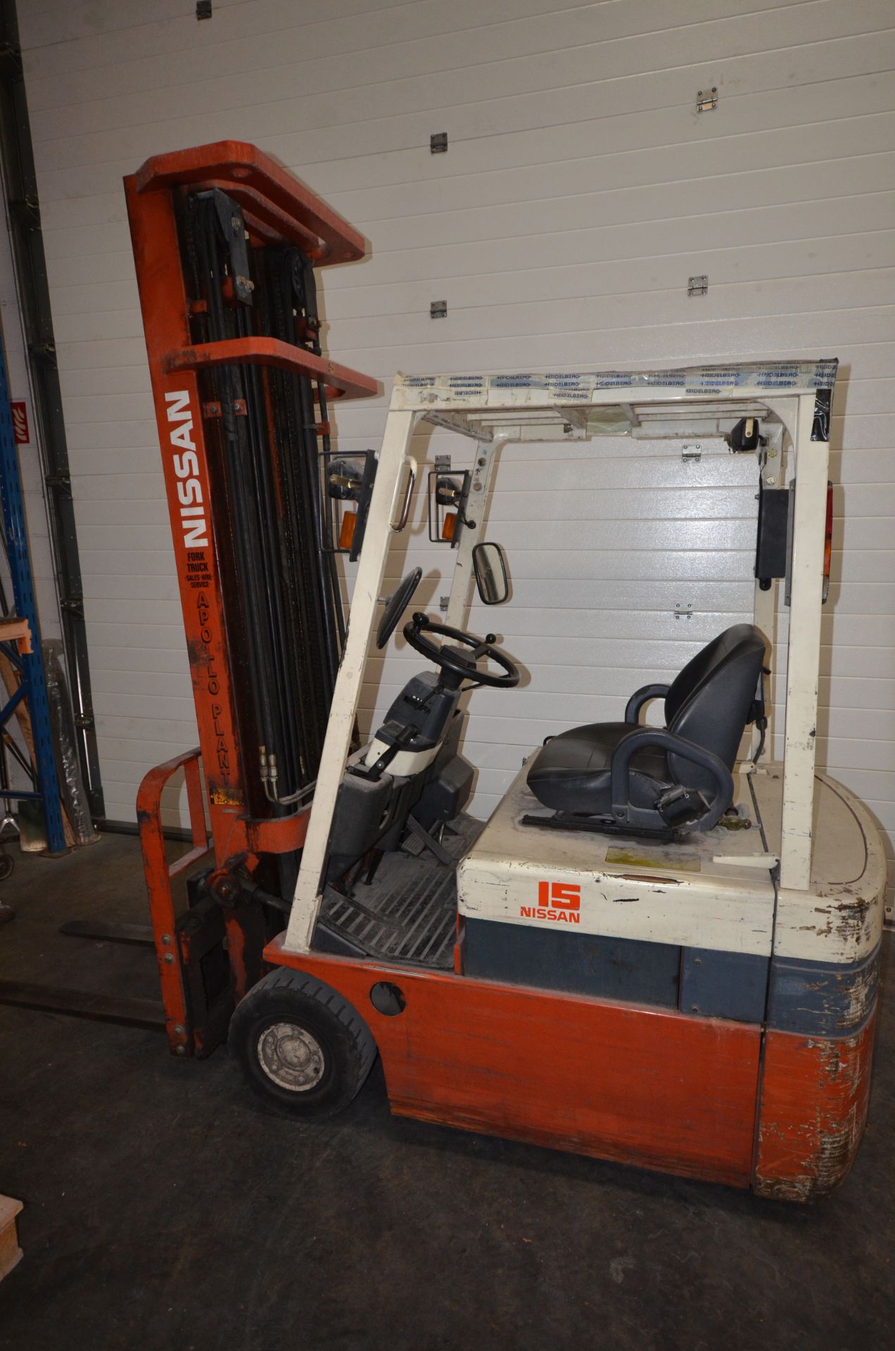 Nissan 15 NOIL 15C 1500kg Counterbalance Fork Lift Truck serial no 785042 with side shift & charger