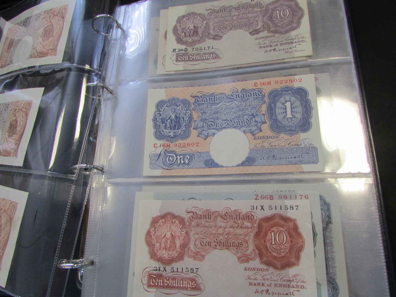 GB in a ""Hendon"" album, Mahon - Kentfield, all in collectable grades and includes , Mahon 10/- ""