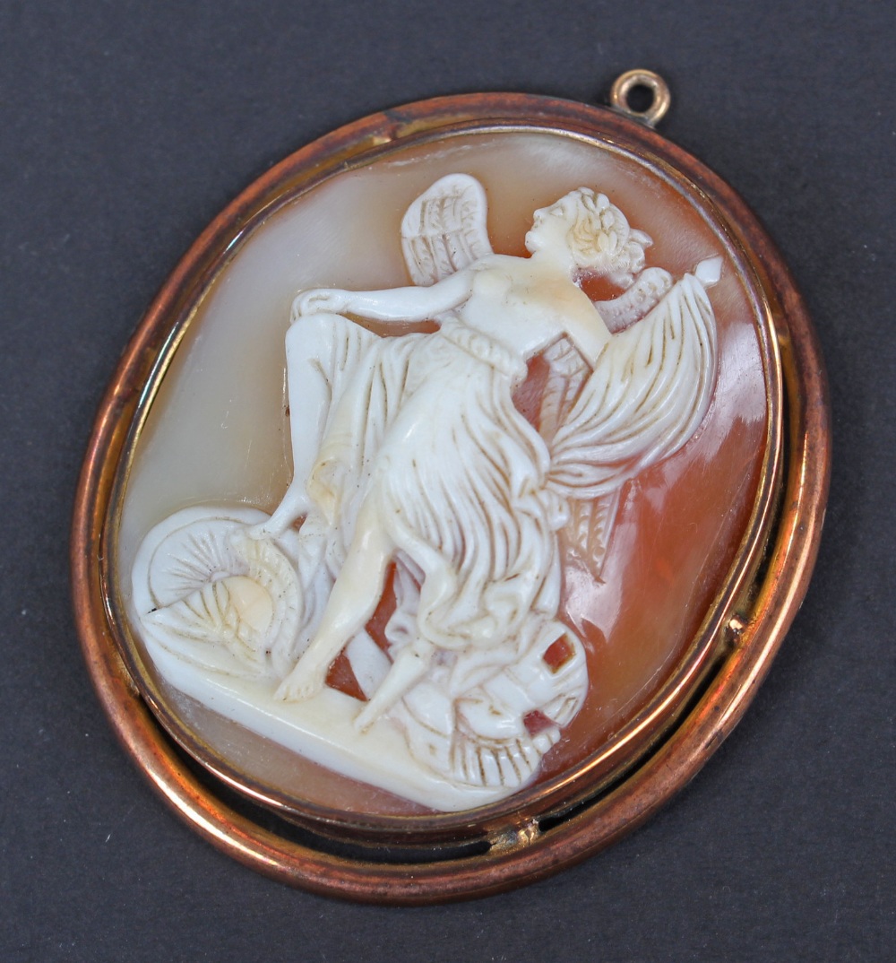Victorian carved cameo pendant, depicting classical maiden, contained in oval mount, 45mm high