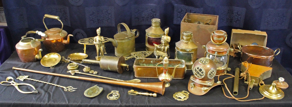 Mixed metalware, to include, brass and copper lantern, miniature copper and brass divers helmet,