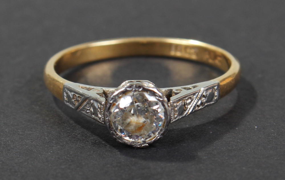18 carat gold diamond set ring, the platinum head set with single approx. 3/4 carat brilliant cut