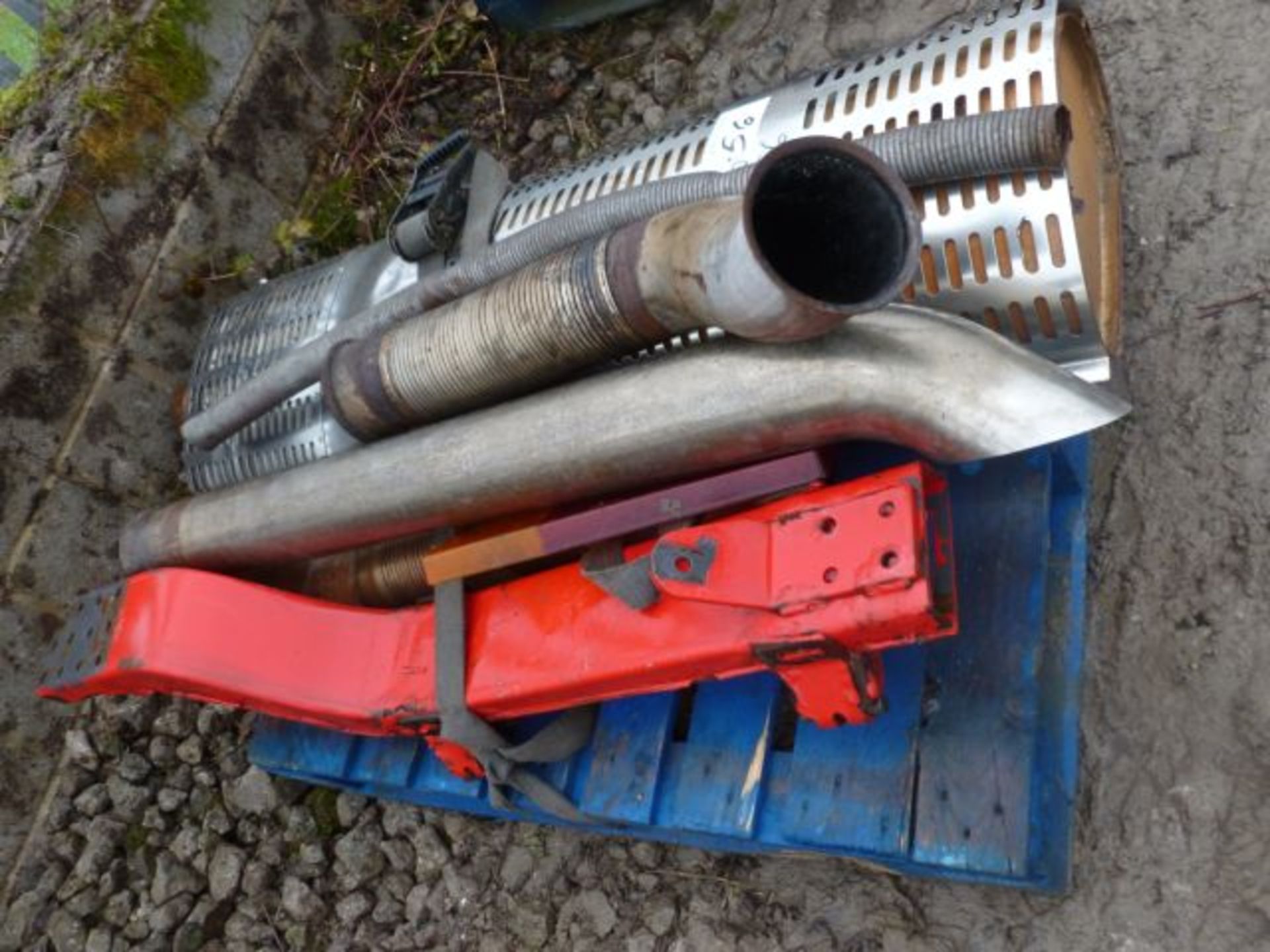 Volvo Exhaust Stack   Subcategory:Garage Tools / Sundries  V5:  Plate:  MOT: