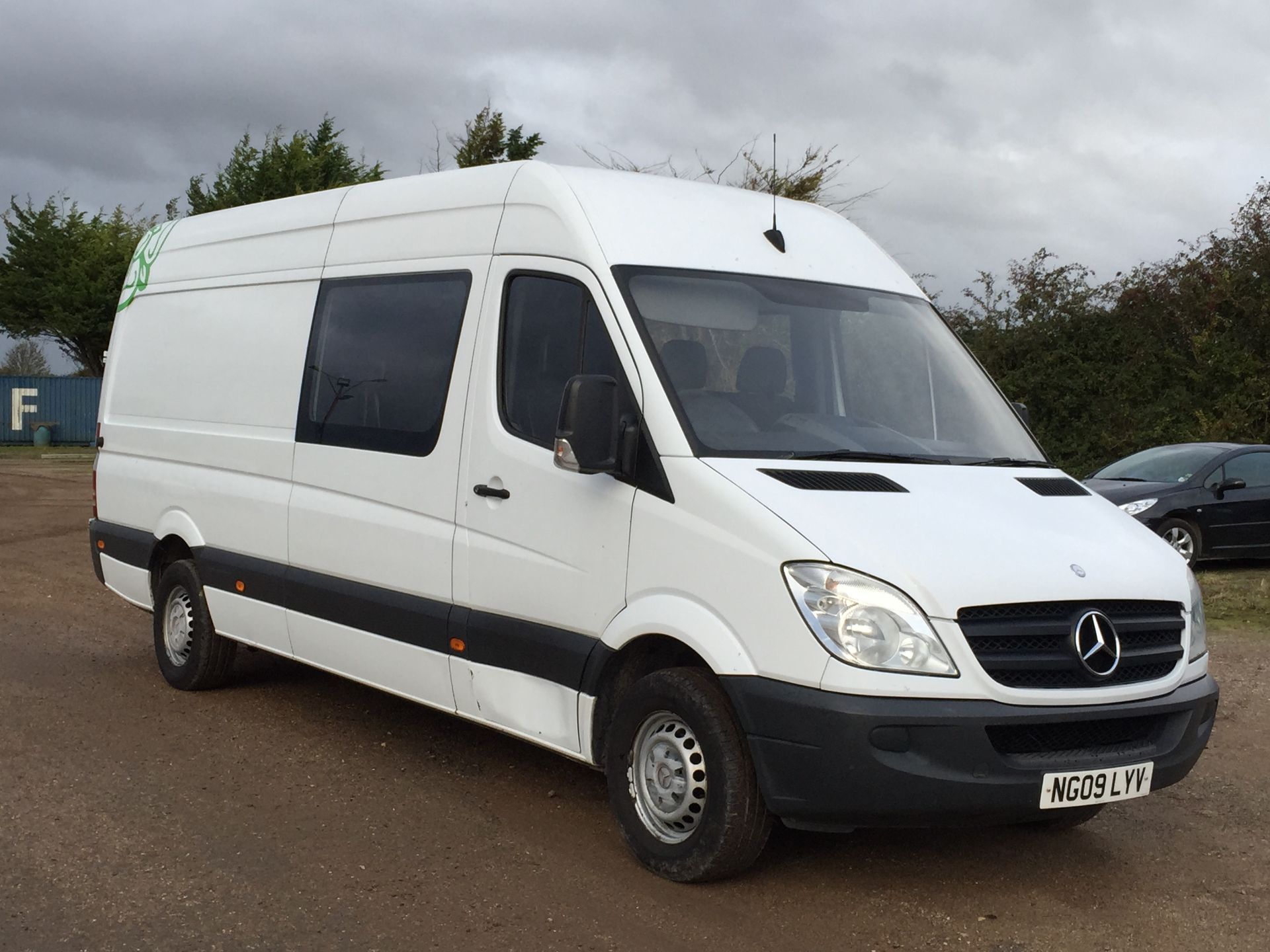 2009/09 REG MERCEDES SPRINTER 311 CDI LWB HI ROOF 6 SEATER CREW VAN
 
FULL LOG BOOK
MOT: AUGUST