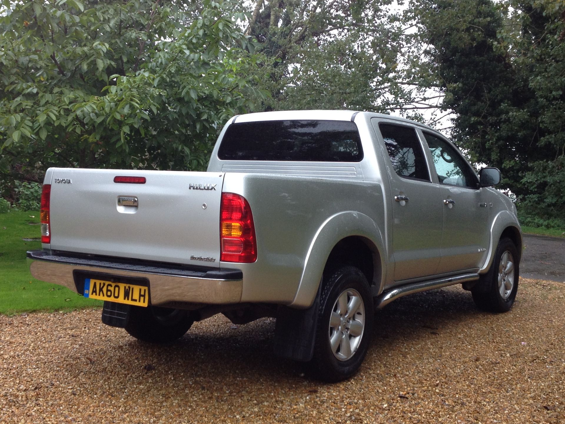 2010/60 REG TOYOTA HILUX INVINCIBLE D-4D 4x4 DOUBLE CAB PICKUP ONE OWNER FULL SERVICE HISTORY - Image 6 of 15