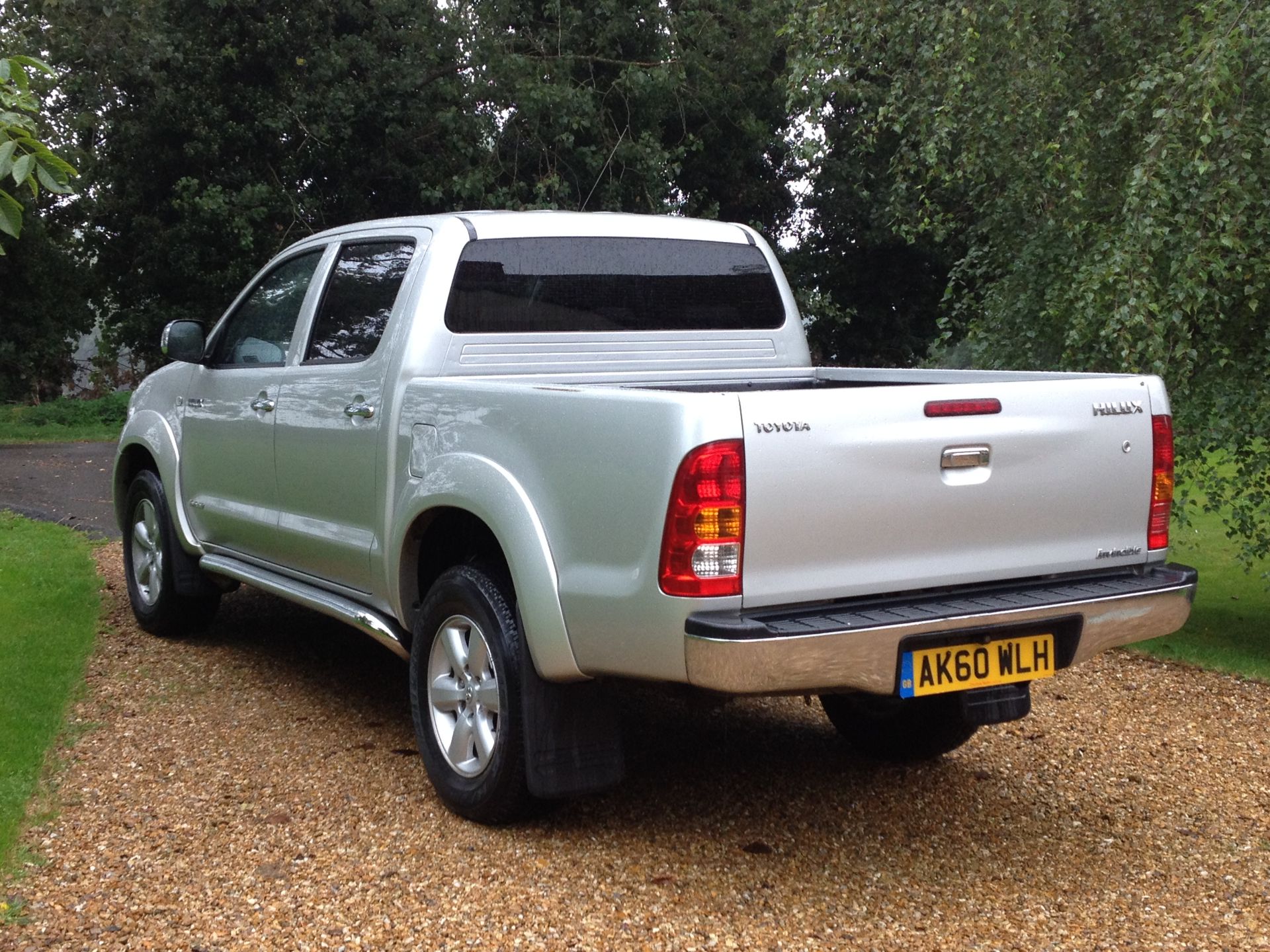 2010/60 REG TOYOTA HILUX INVINCIBLE D-4D 4x4 DOUBLE CAB PICKUP ONE OWNER FULL SERVICE HISTORY - Image 3 of 15