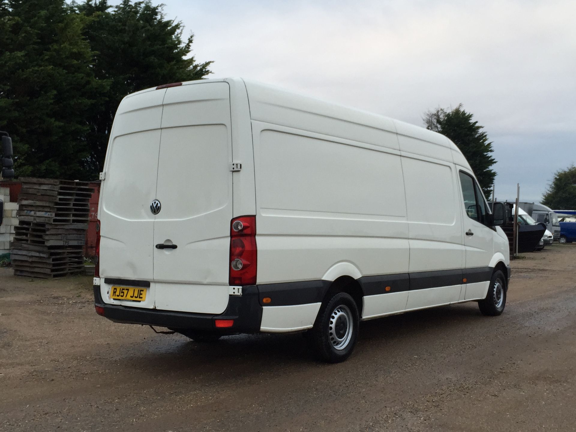 2007/57 REG VW CRAFTER CR35 109 LWB 2.5 TDI HI ROOF *NO VAT*
 
FULL LOG BOOK
ON V-CAR
MOT: COMES - Image 4 of 10