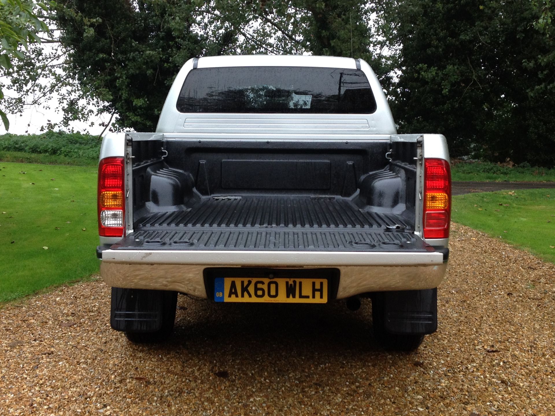 2010/60 REG TOYOTA HILUX INVINCIBLE D-4D 4x4 DOUBLE CAB PICKUP ONE OWNER FULL SERVICE HISTORY - Image 5 of 15