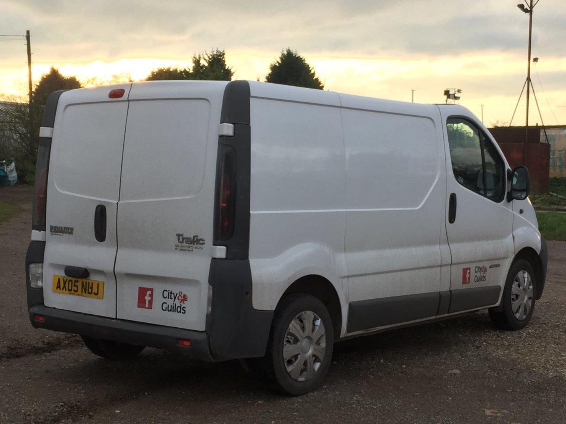 2005/05 REG RENAULT TRAFIC SL27 DCI 100 SWB PANEL VAN *NO VAT* - Image 4 of 10