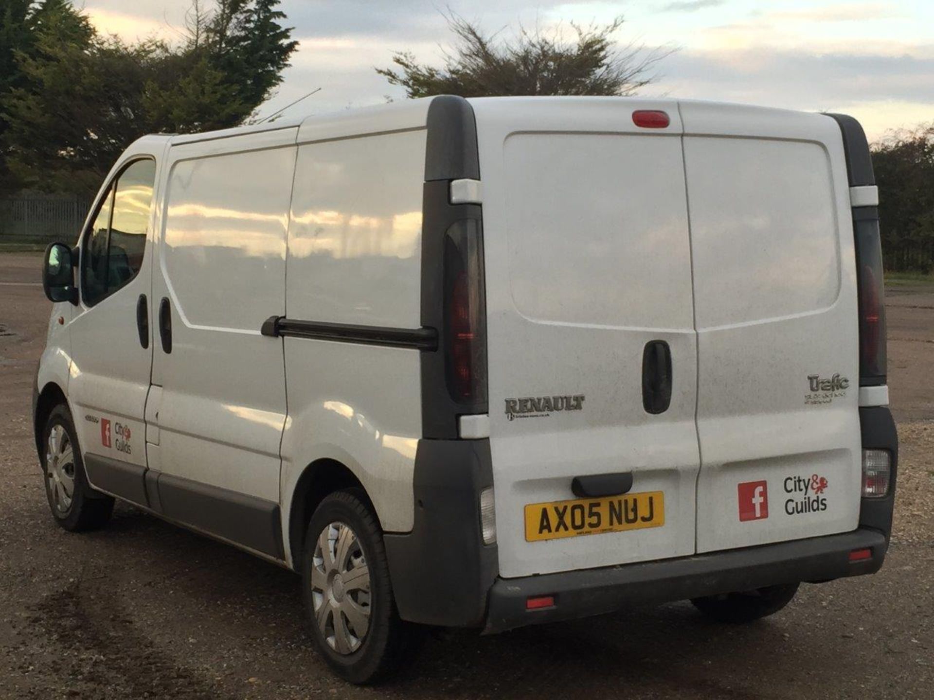 2005/05 REG RENAULT TRAFIC SL27 DCI 100 SWB PANEL VAN *NO VAT* - Image 3 of 10