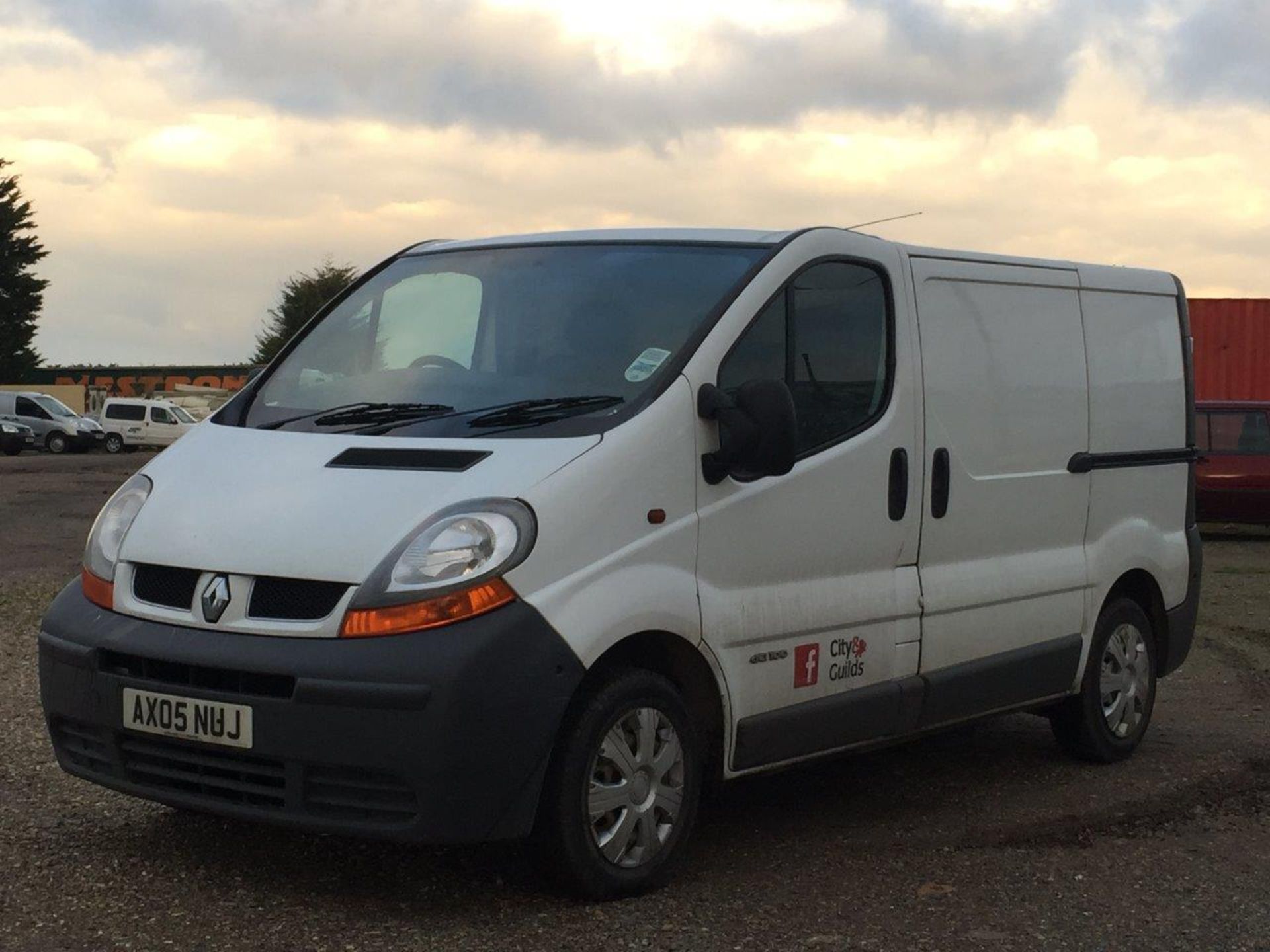 2005/05 REG RENAULT TRAFIC SL27 DCI 100 SWB PANEL VAN *NO VAT* - Image 2 of 10