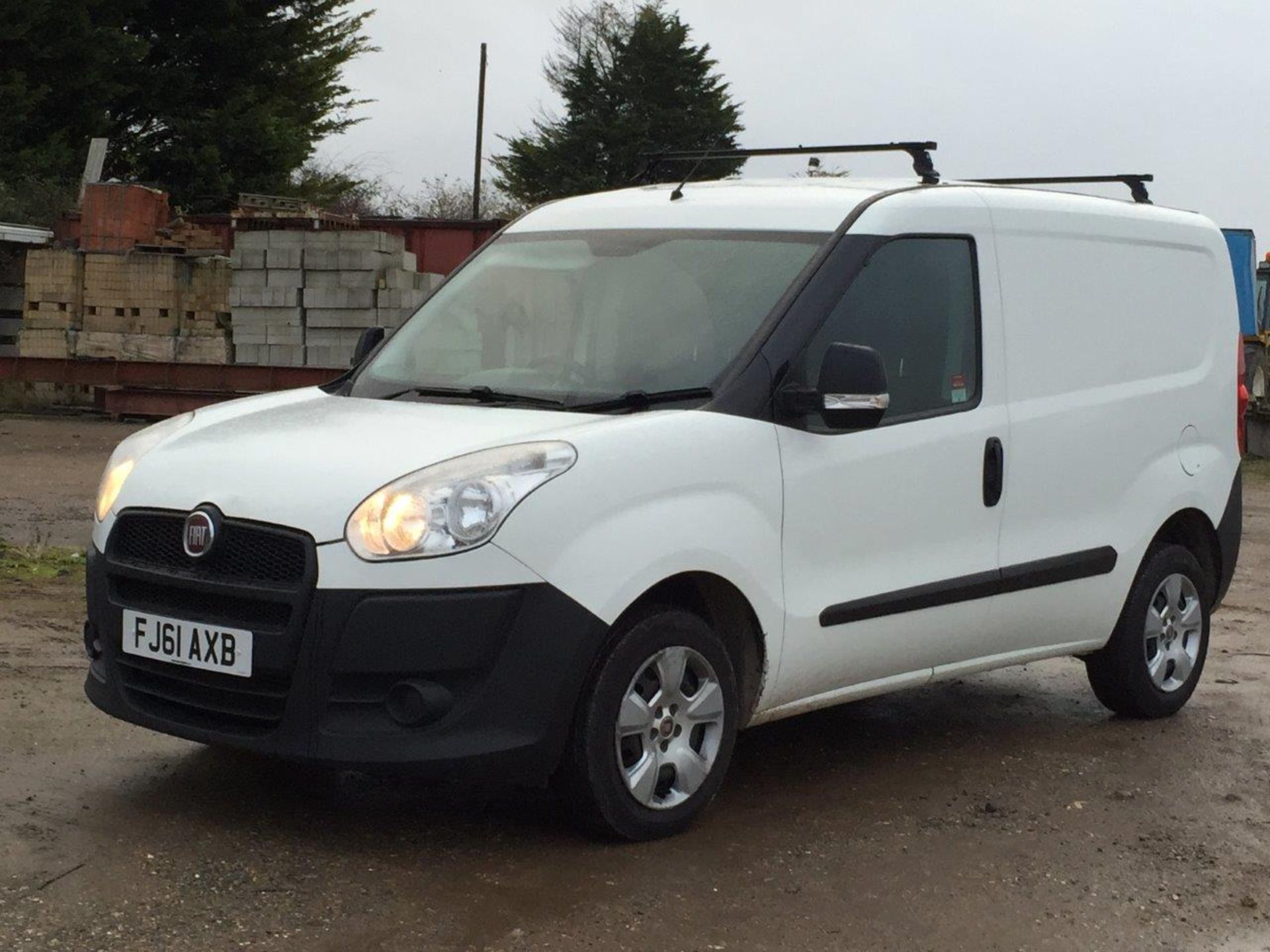 2011/61 REG FIAT DOBLO 16V MULTIJET PANEL VAN ONE FORMER KEEPER - Image 2 of 10