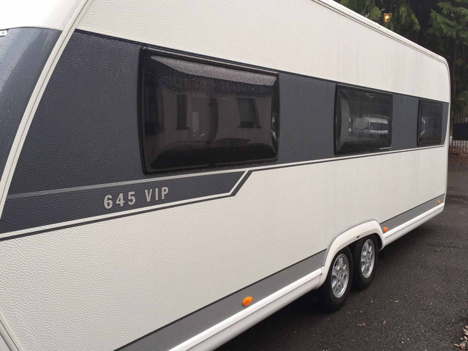 HOBBY 645 VIP TOURING CARAVAN - NEW NOT YET REGISTERED 2015 spec - Image 9 of 18