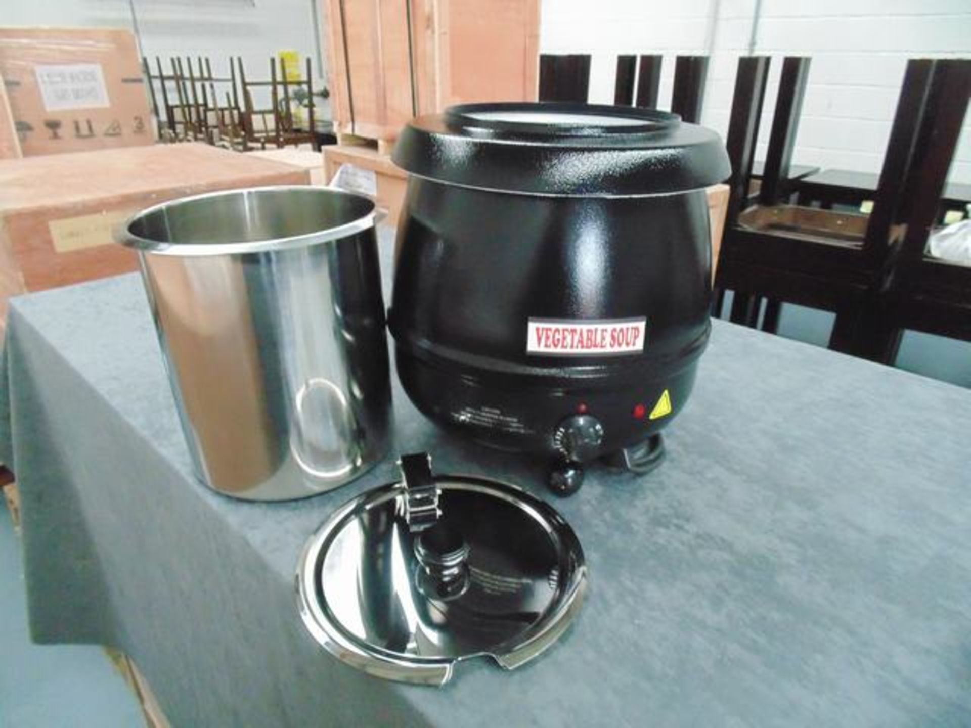 Soup kettle 10 litre wet heat only operation variable simmerstat maximum temperature: 98°C 240v - Image 2 of 2
