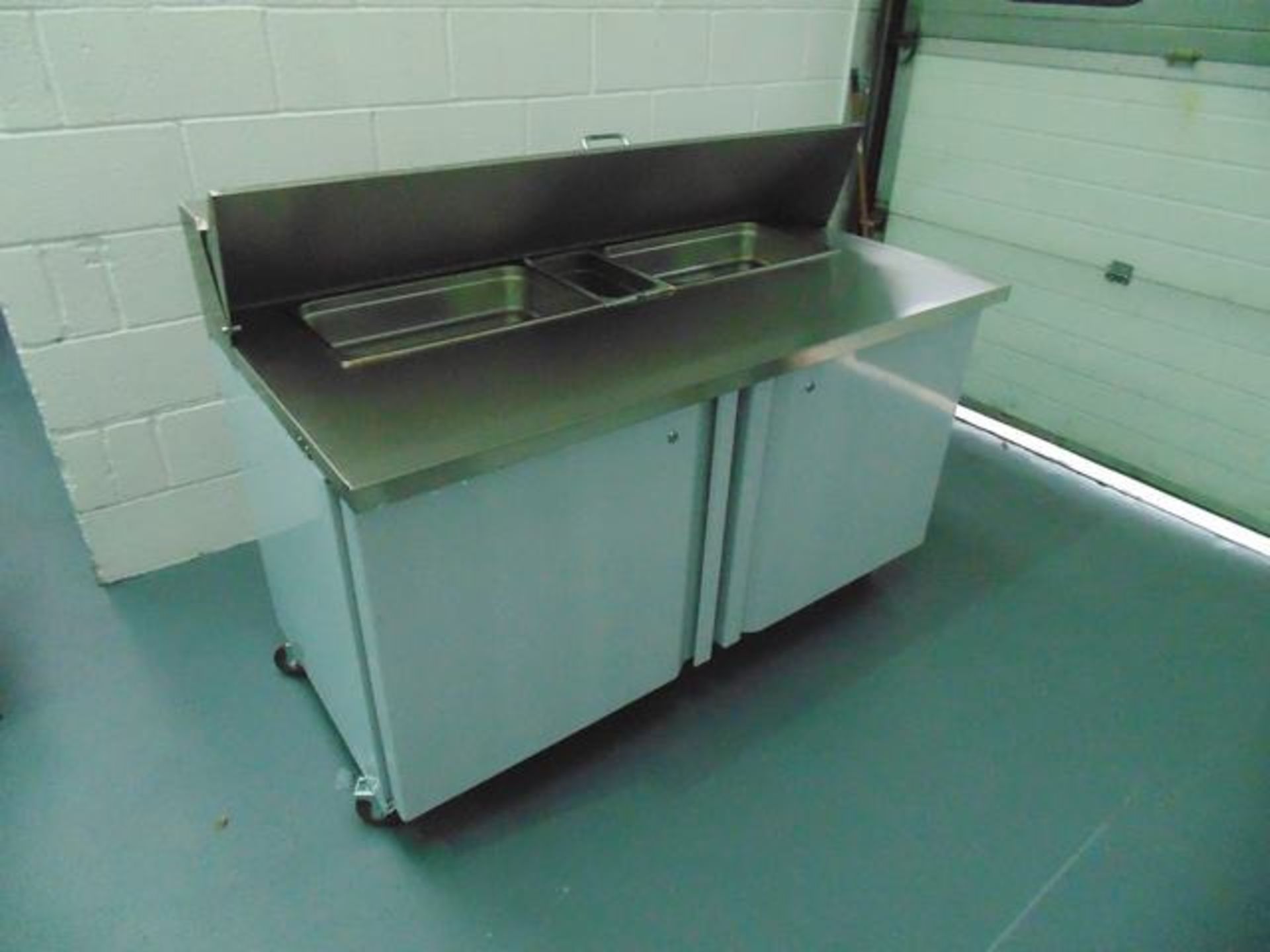 Saladette / pizza refrigerated preparation counter gastronorm counter top with two door refrigerated