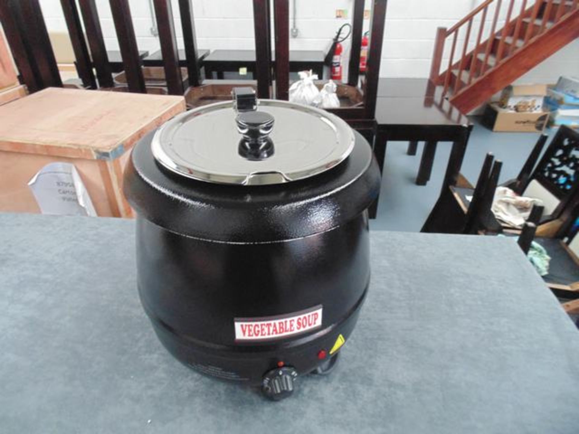 Soup kettle 10 litre wet heat only operation variable simmerstat maximum temperature: 98°C 240v