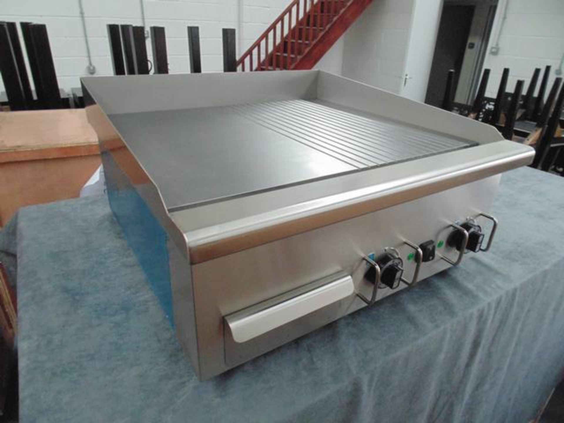 Commercial stainless steel dual plate griddle electric griddle 6Kw 600mm x 615mm steel cooking plate