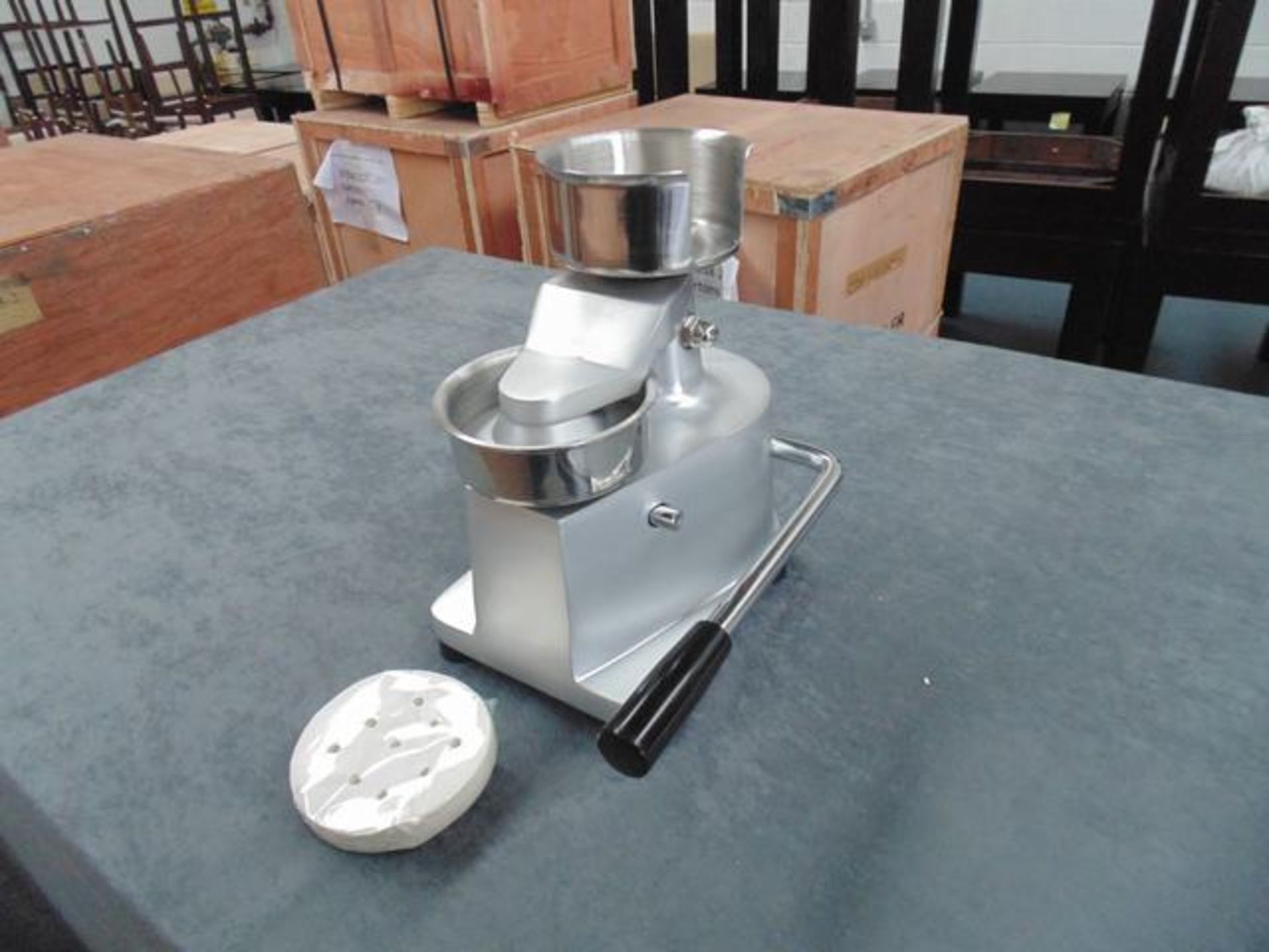 Counter top commercial patty burger former 100mm diameter non-stick plate press forms meat fast