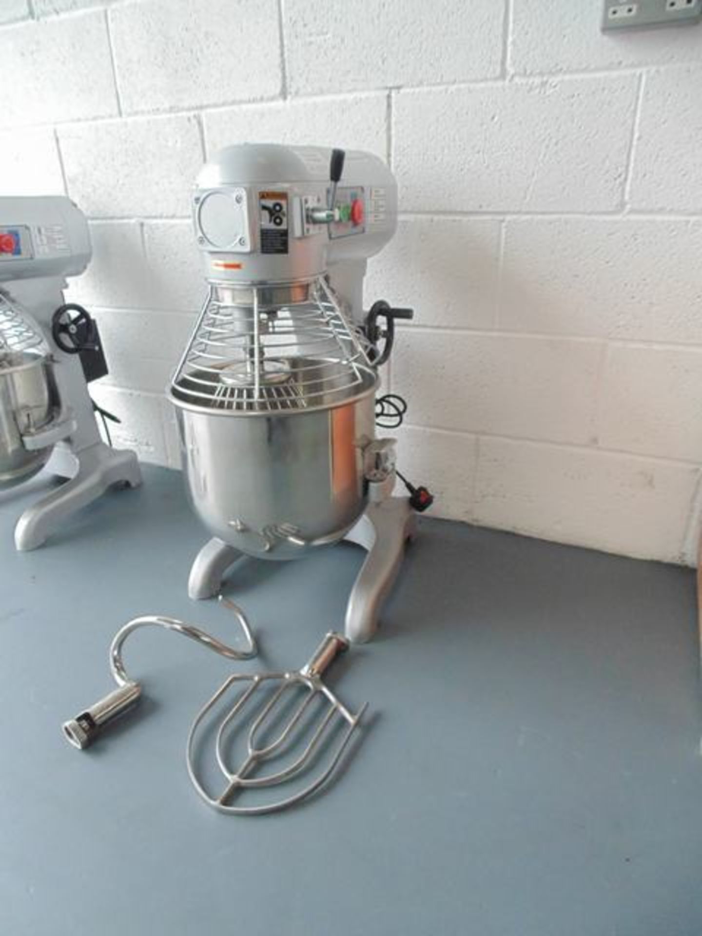 Stainless steel commercial planetary mixer model: GRT-M25 3 speed 94/165/386 revolution per min