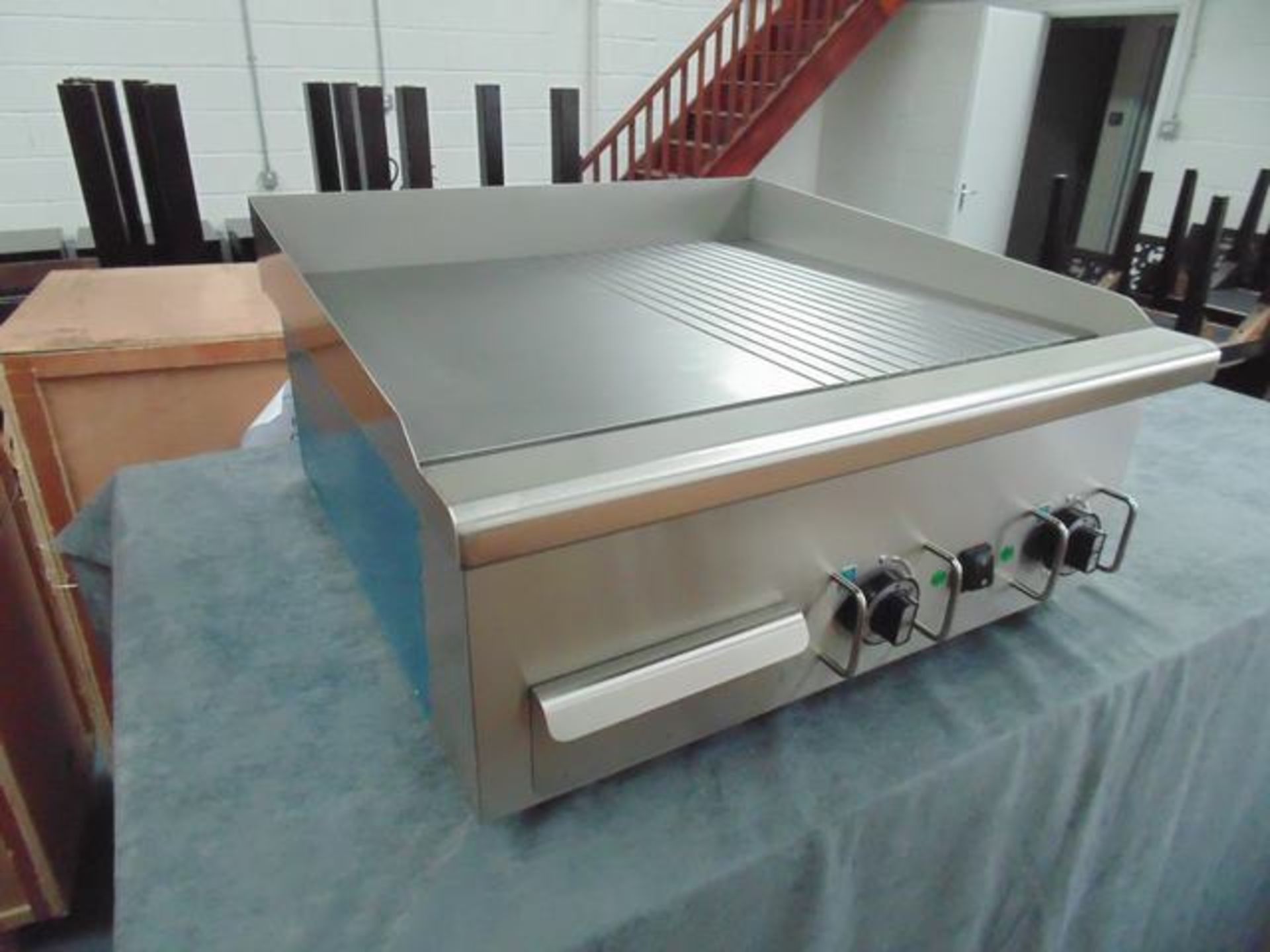 Commercial stainless steel dual plate griddle electric griddle 6Kw 600mm x 615mm steel cooking plate