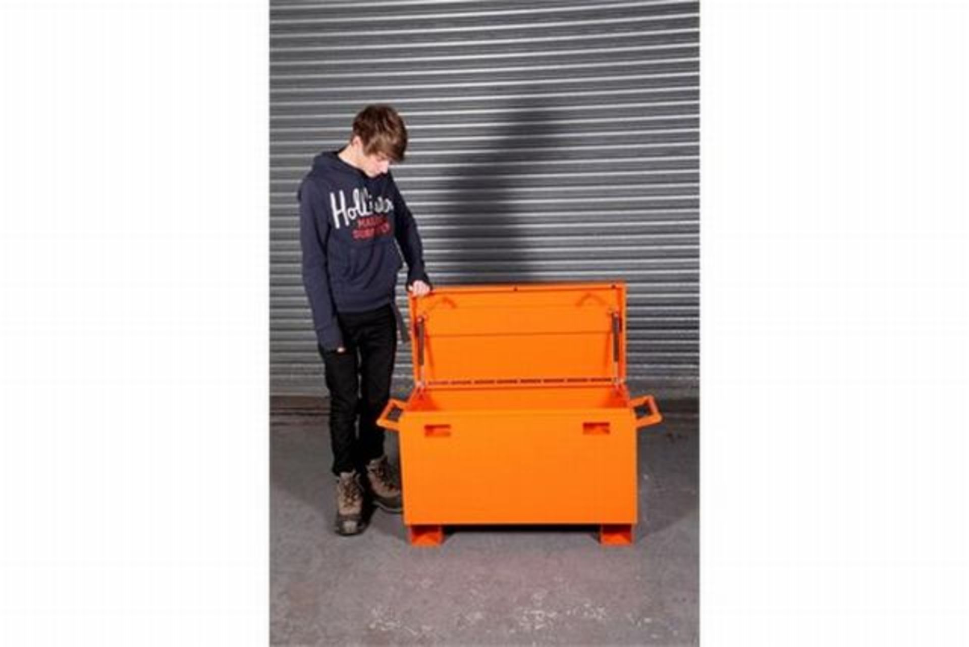 Mild steel vehicle / workshop toolbox powder coated orange the unit is fitted with twin gas struts