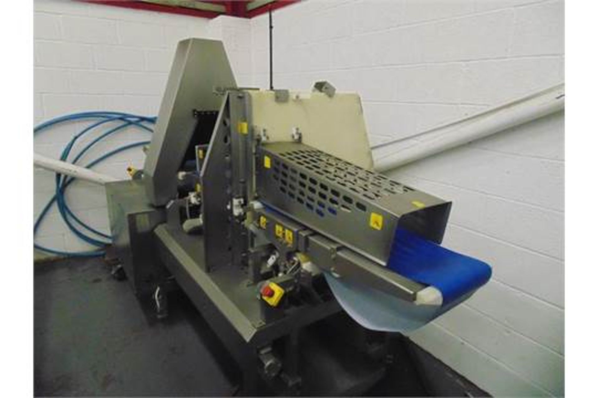 Marel M2000/A20 portioning machine single lane max cut rate: 2 cuts per second under normal