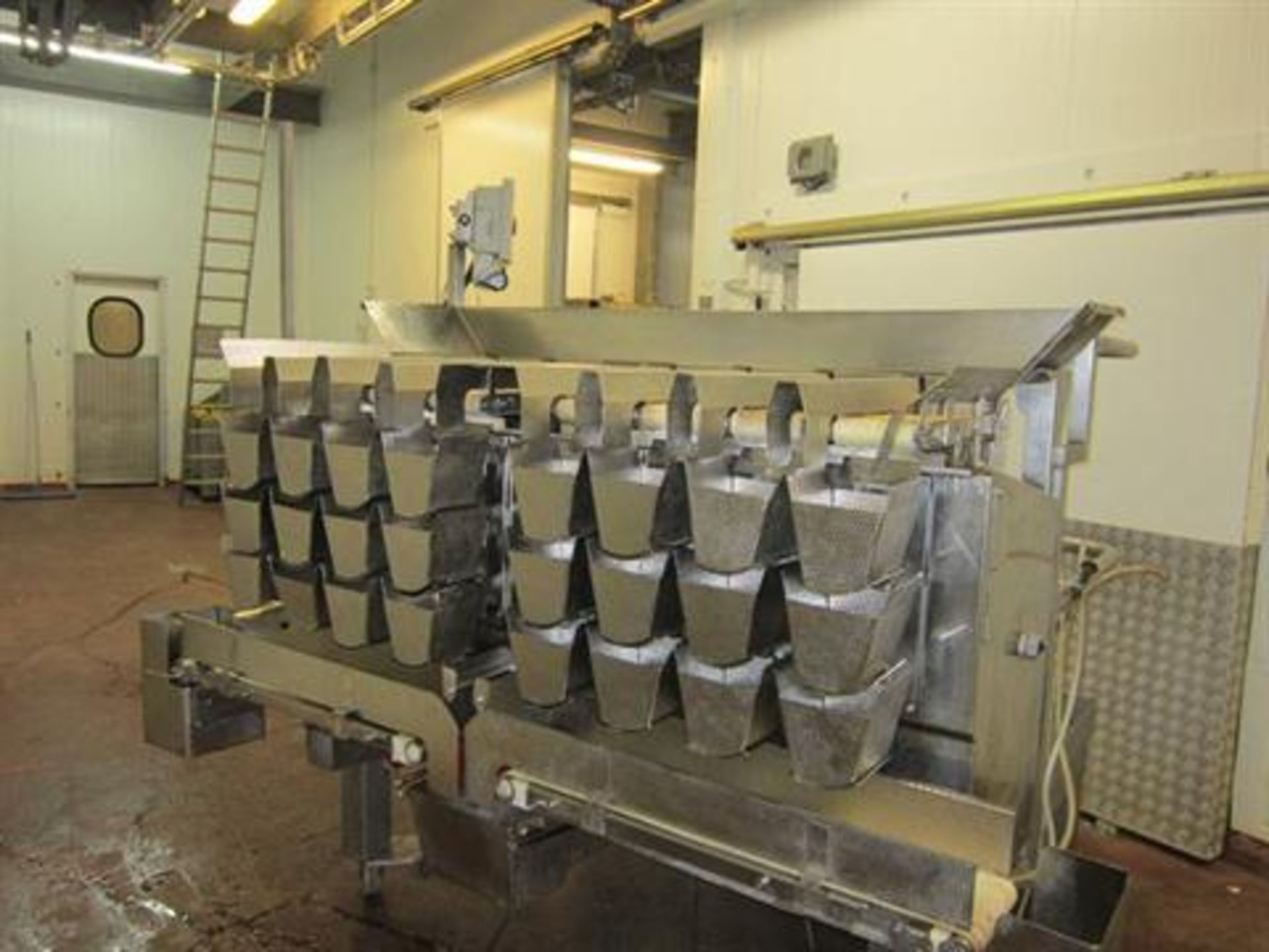Ishida multi head 8 pan fresh food dimpled scale weigher model CCW-NZ-108B-S/20-WP-BE suited for 200
