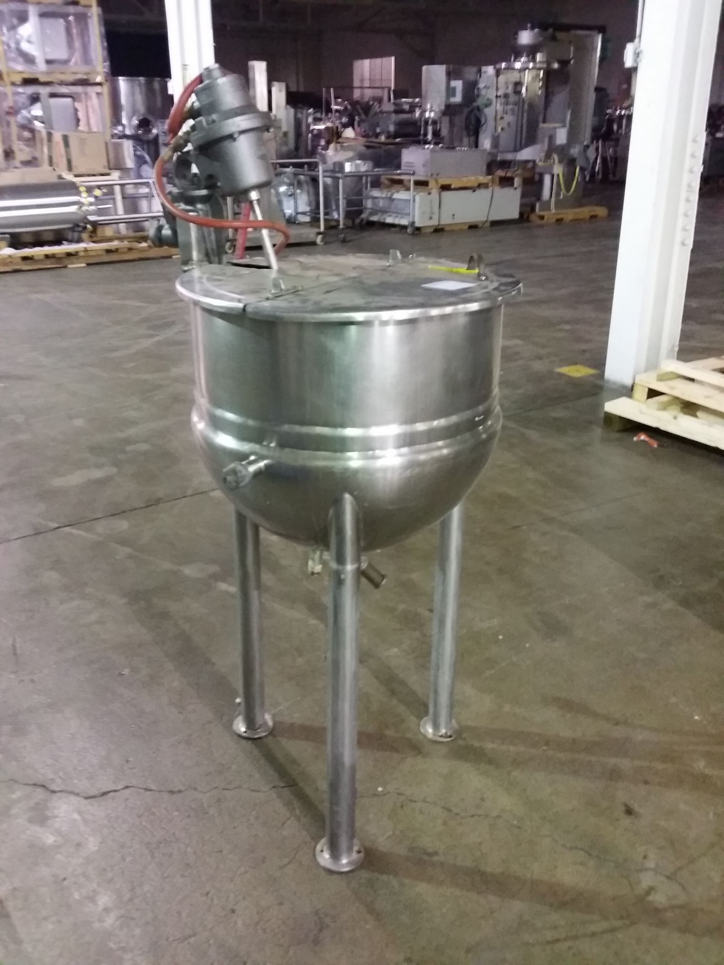 30 gallon Lee Industries kettle, stainless steel construction, open top with lid, hemispherical